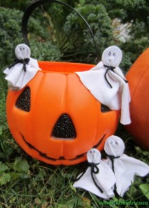 HEALTHY-HALLOWEEN-TREATS-FOR-THE-KIDS-AND-PLANET|coin-ghosts