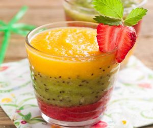 Read more about the article SKIN BRIGHTENING, DISEASE-FIGHTING RAINBOW SMOOTHIE!